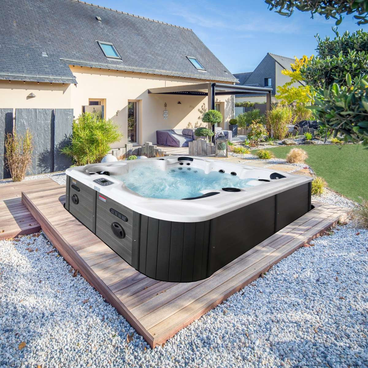 SANOTECHNIK I Outdoor Whirlpool OASIS MAXI - inkl. Abdeckung