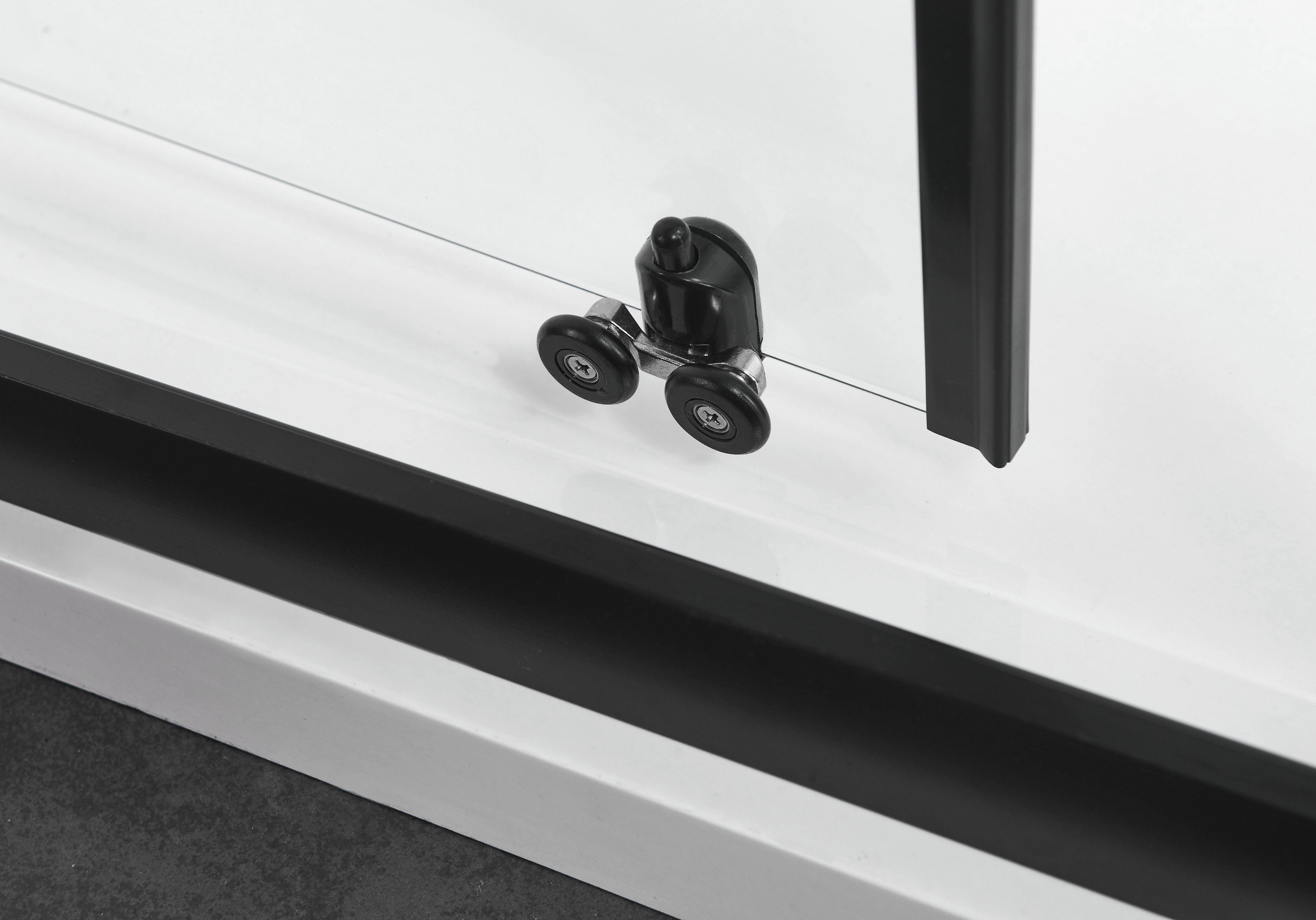 Sanotechnik - Eckduschkabine 78,5-90x190cm profile in schwarz 5mm glas