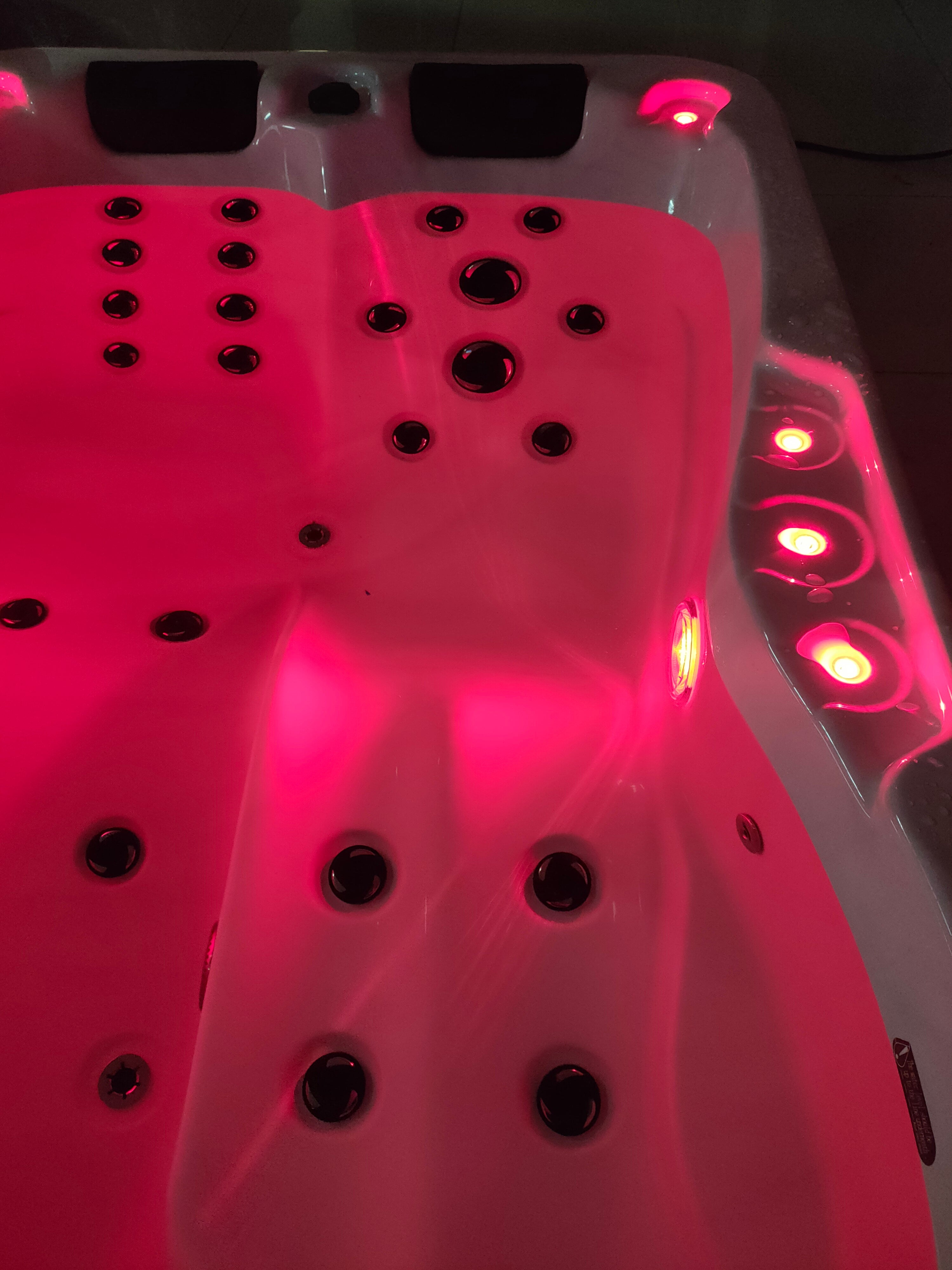 SANOTECHNIK I Outdoor Whirlpool MODENA - inkl. Abdeckung