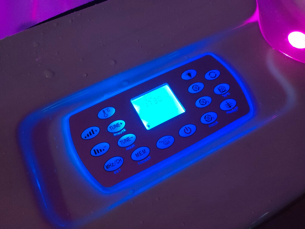 Sanotechnik - MODENA OUTDOOR WHIRLPOOL white marble inkl. Abdeckung 205x130x70 cm