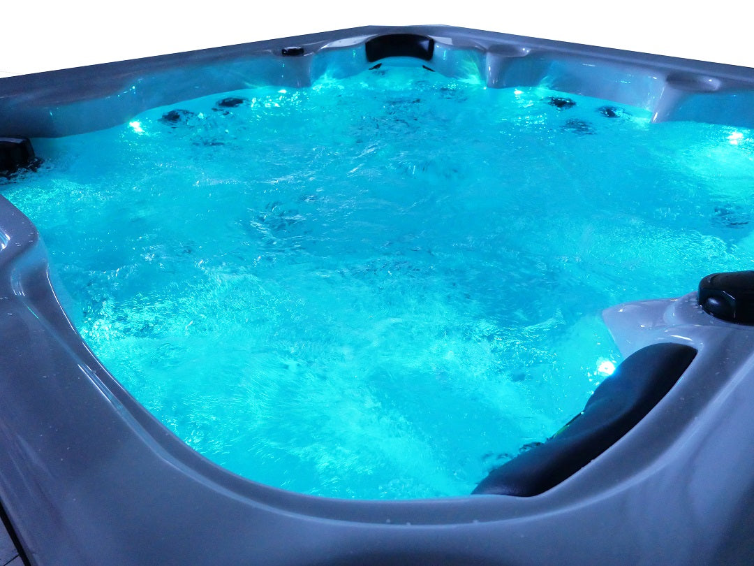 SANOTECHNIK I Outdoor Whirlpool OASIS MAXI - inkl. Abdeckung