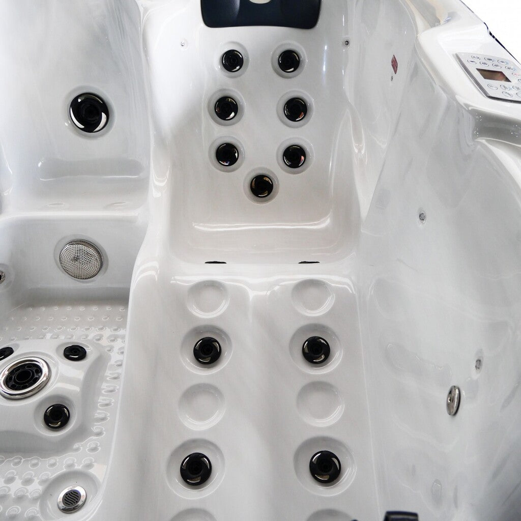 Sanotechnik - OASIS MAXI OUTDOOR WHIRLPOOL white marble inkl. Abdeckung und Stiege 210x210x95 cm