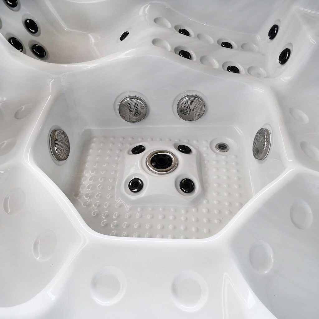 Sanotechnik - OASIS MAXI OUTDOOR WHIRLPOOL white marble inkl. Abdeckung und Stiege 210x210x95 cm