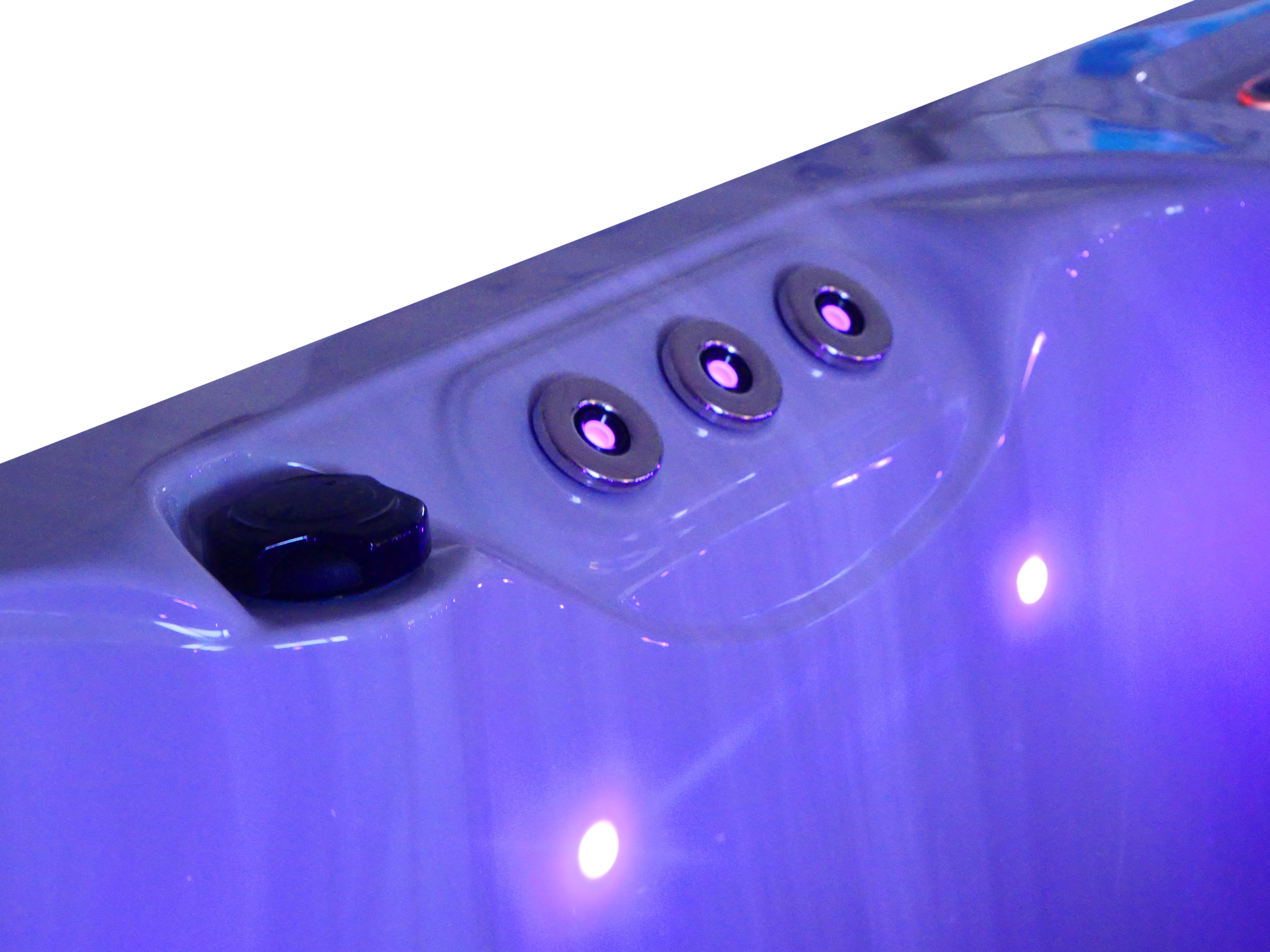 SANOTECHNIK I Outdoorwhirlpool HAWAII WHITE MARBLE inkl. Abdeckung und Stiege