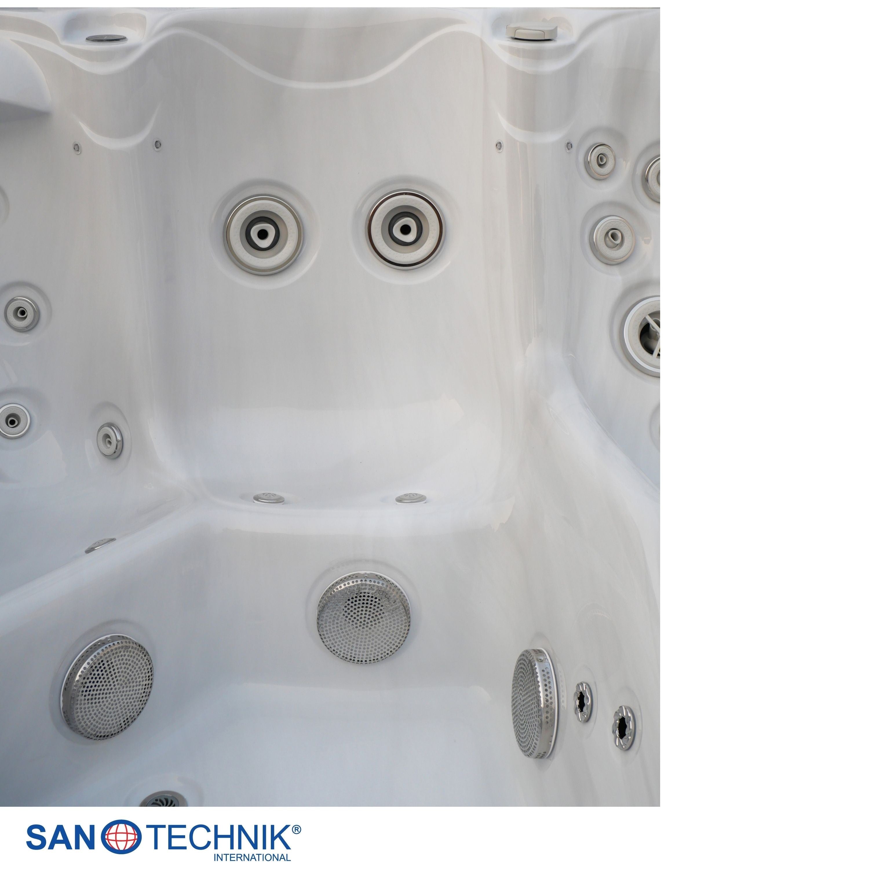 Sanotechnik - HAWAI OUTDOOR WHIRLPOOL white marble inkl. Abdeckung und Stiege 220x220x95 cm
