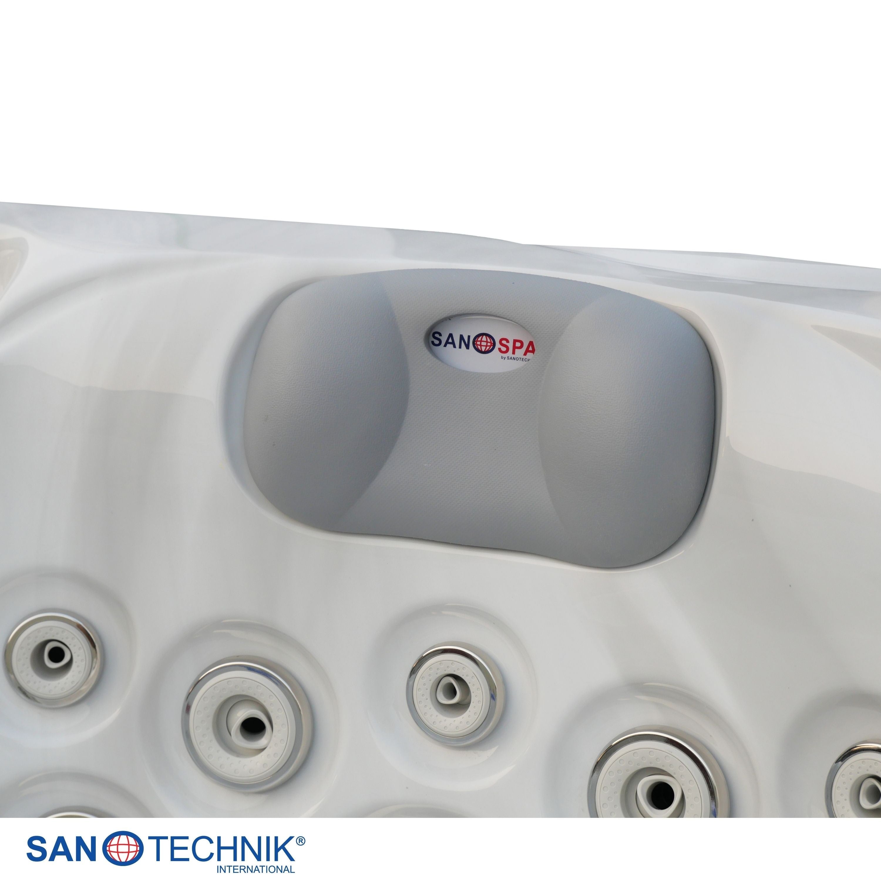 Sanotechnik - HAWAI OUTDOOR WHIRLPOOL white marble inkl. Abdeckung und Stiege 220x220x95 cm