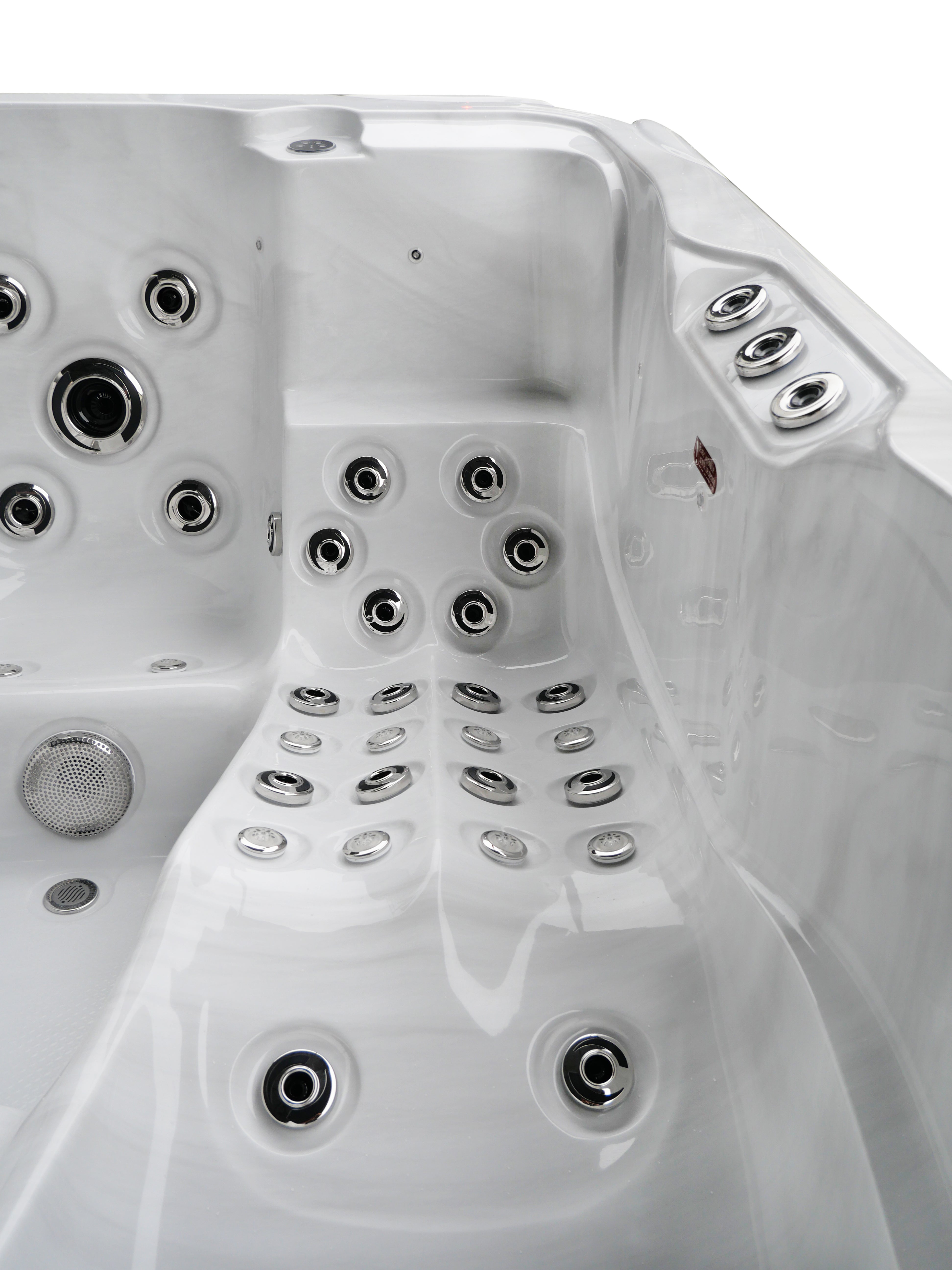 SANOTECHNIK I Outdoorwhirlpool MAURITIUS WHITE MARBLE inkl. Abdeckung und Stiege