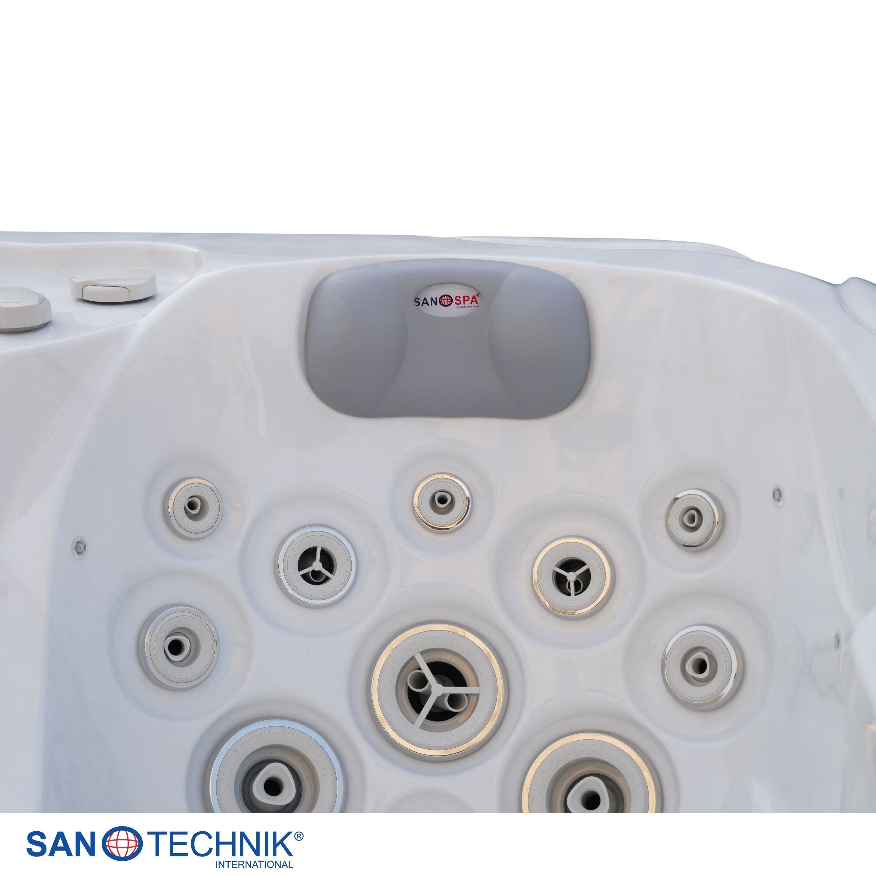 Sanotechnik - MAURITSIUS OUTDOOR WHIRLPOOL white marble inkl. Abdeckung und Stiege 210x160x90 cm
