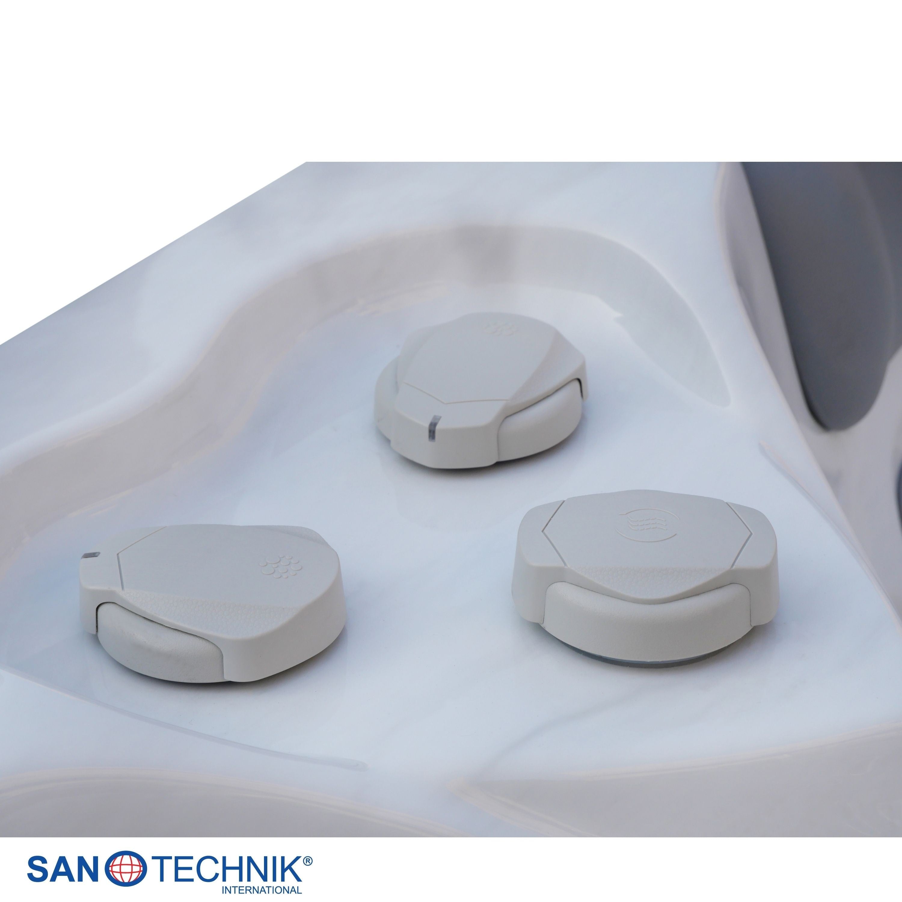 Sanotechnik - MAURITSIUS OUTDOOR WHIRLPOOL white marble inkl. Abdeckung und Stiege 210x160x90 cm