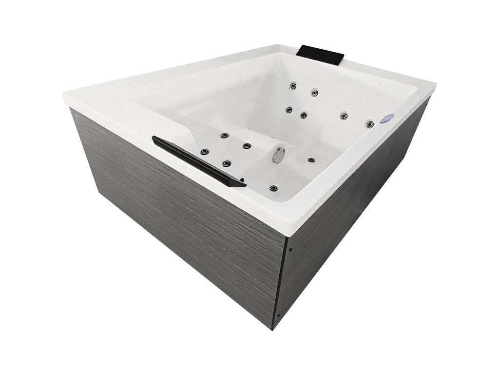 Sanotechnik - KORFU OUTDOOR WHIRLPOOL white inkl. Abdeckung und Stiege 190x140x70 cm