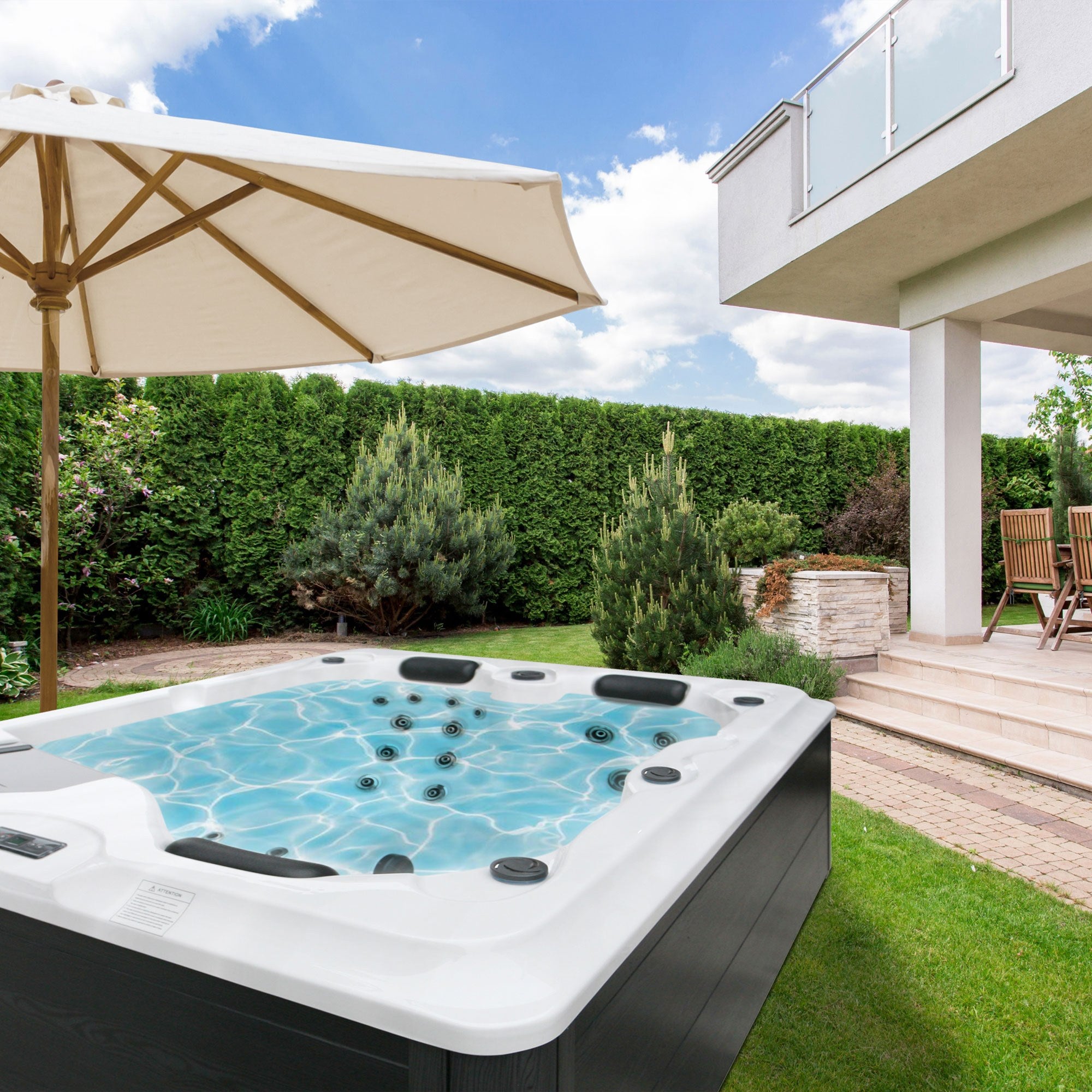 Sanotechnik - FIJI OUTDOOR WHIRLPOOL white marble inkl. Abdeckung und Stiege 210x160x80 cm