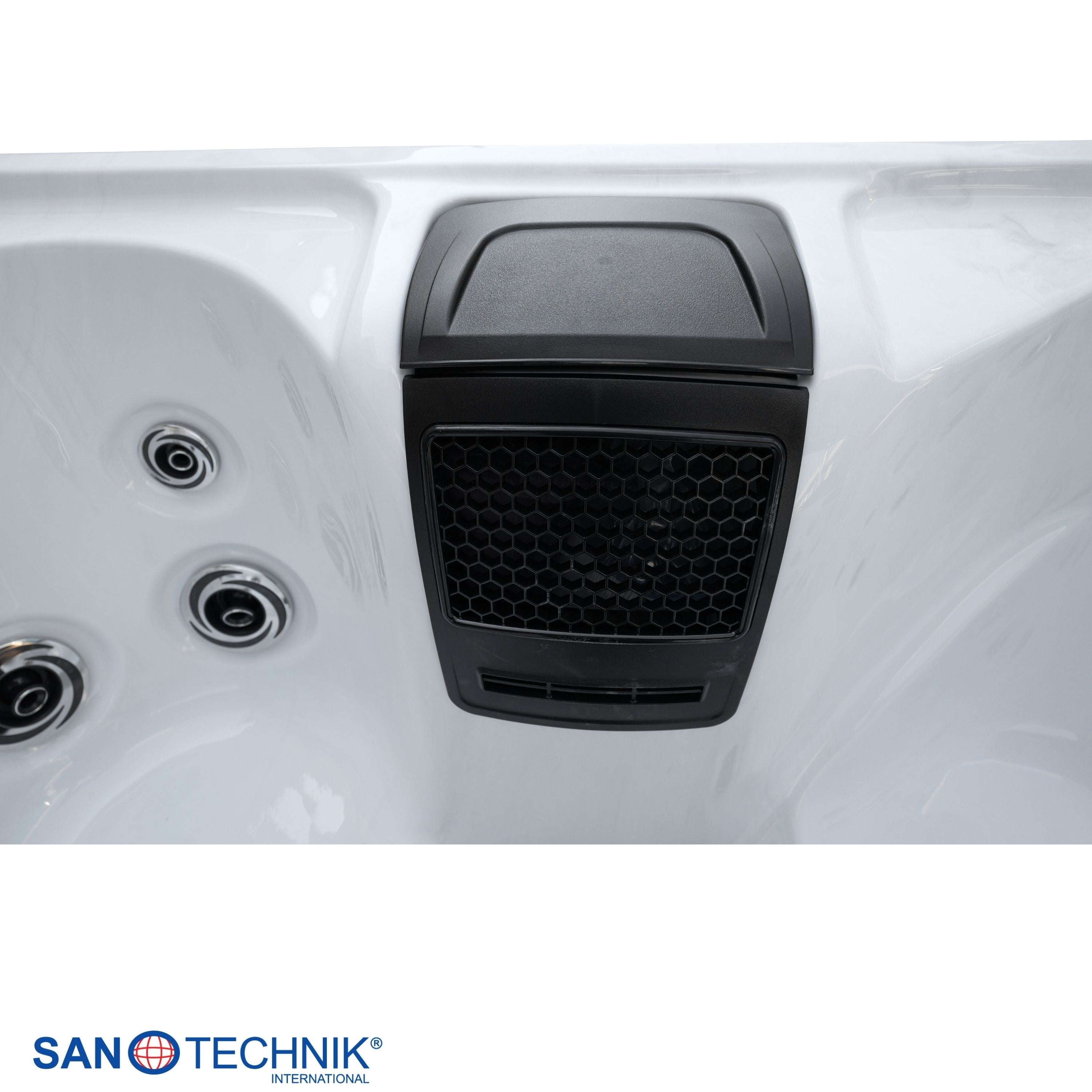 Sanotechnik - CATANIA OUTDOOR WHIRLPOOL white marble inkl. Abdeckung 210x180x82 cm