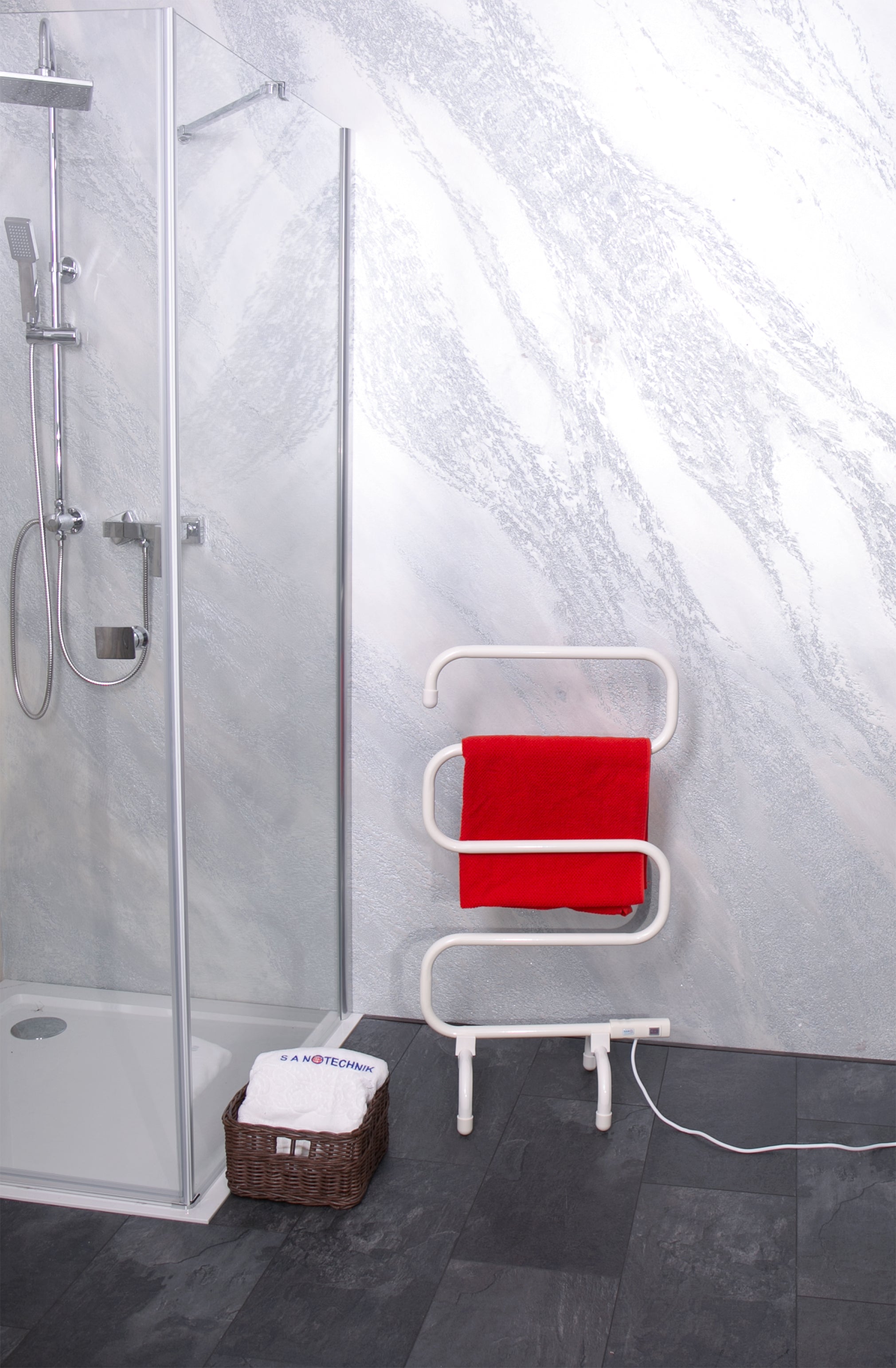 Elektrischer Handtuschwärmer weiß