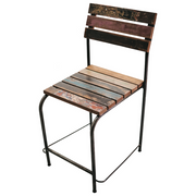 Bunter Holzstuhl Bauprofi