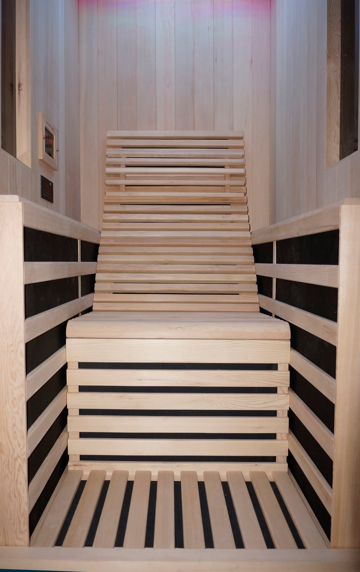 Sanotechnik Infrarotkabine CARBON 1 für 1 Person - Ansicht der Liegefläche