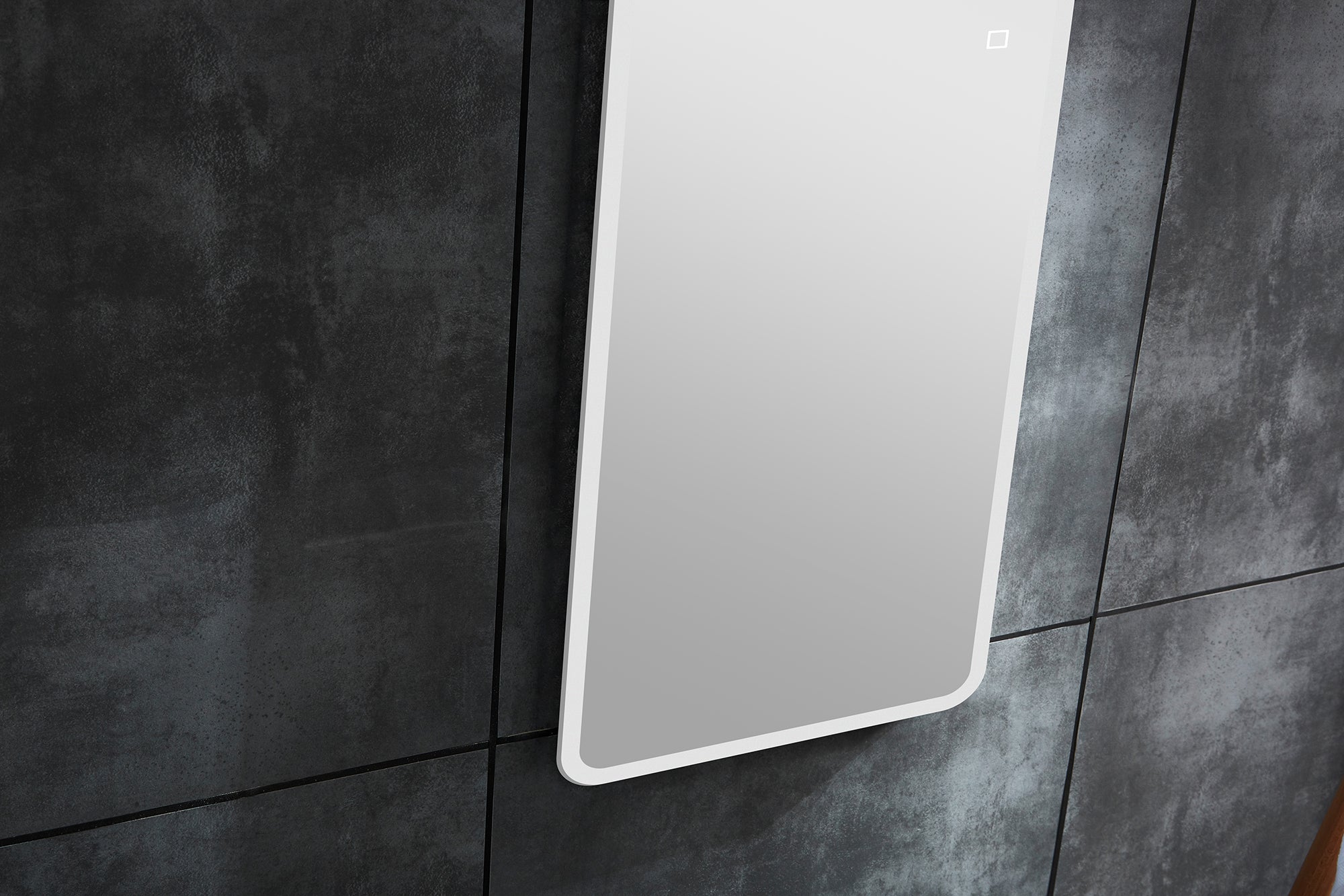 Sanotechnik Badezimmerspiegel mit indirekter LED Beleuchtung Sanotechnik